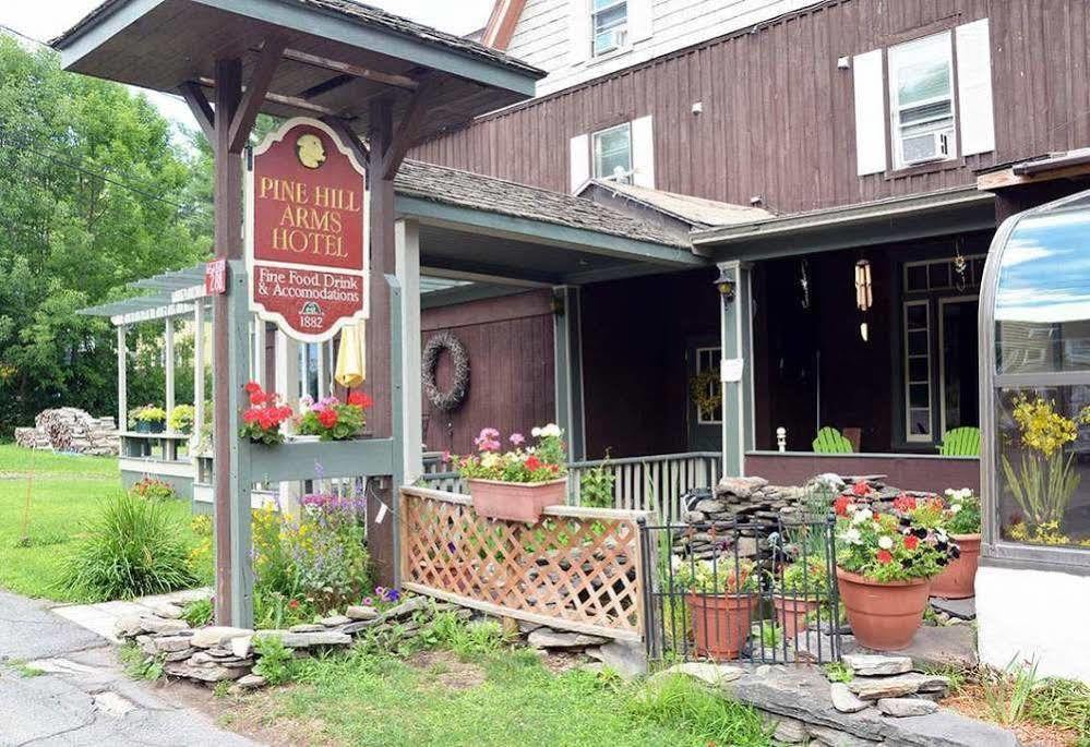 Pine Hill Arms Hotel Luaran gambar